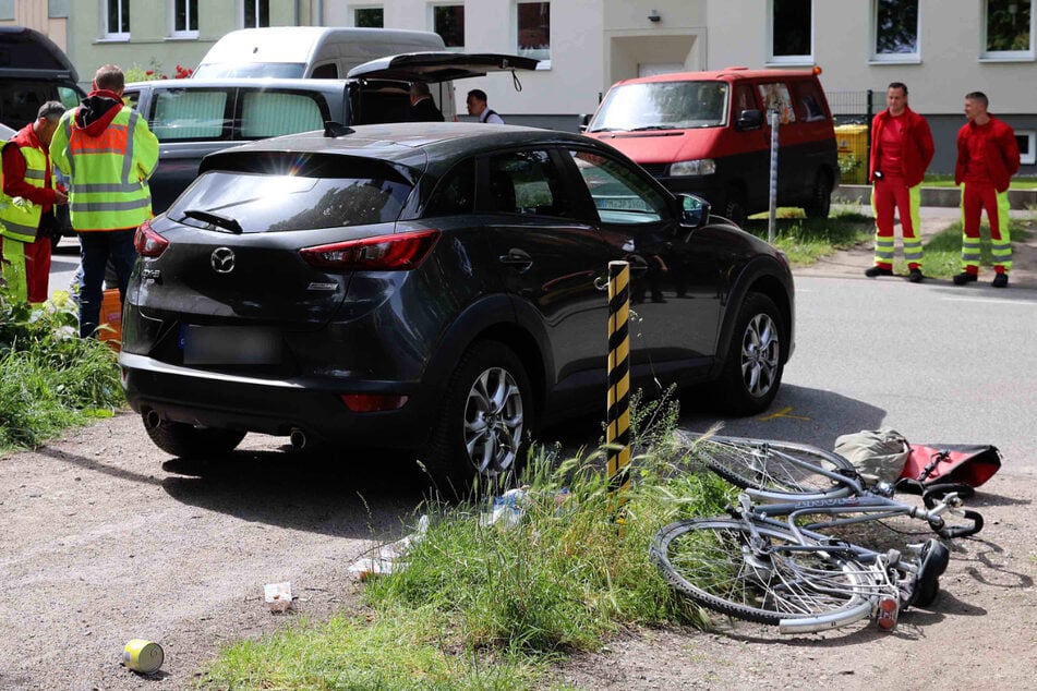 Eine Radfahrerin (†47) wurde von einem Auto angefahren und tödlich verletzt.