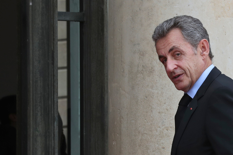 Frankreichs Ex-Präsident Sarkozy vor Gericht: Ihm drohen bis zu zehn Jahre Gefängnis!