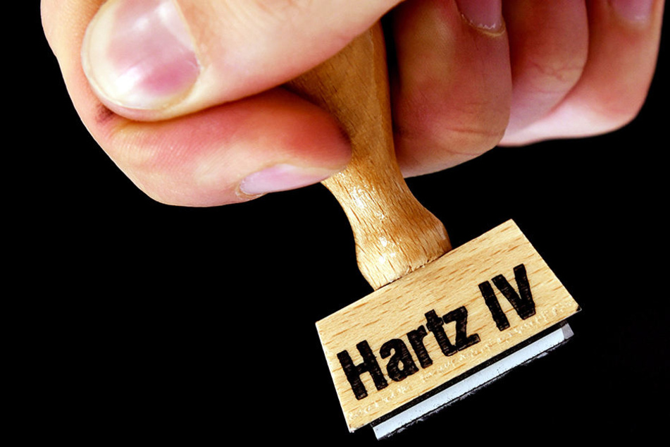Hartz-IV-Bezieher dürfen sich ab 2019 auf steigende Unterstützungsleistungen freuen.