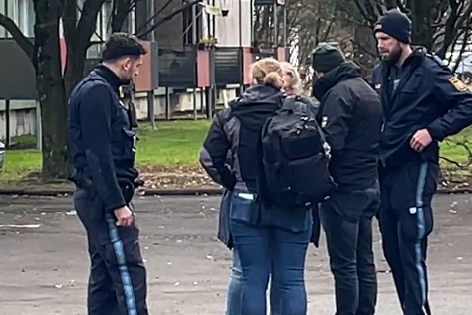 Messerattacke: Tödliche Messerattacke auf Frau in Bayern: Ermittlungen auch gegen Söhne – war es Nothilfe?