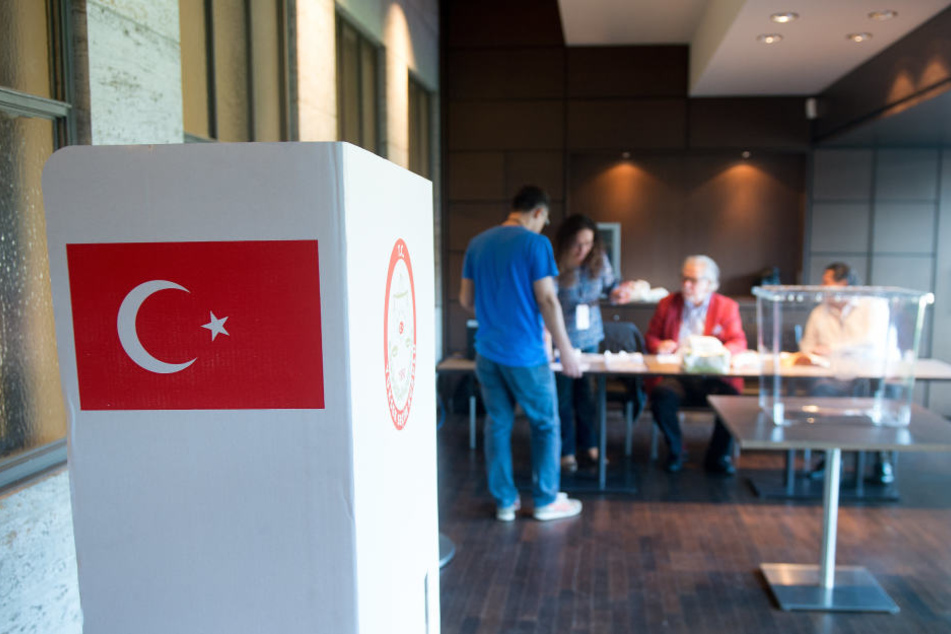 500.000 Türken haben in NRW die Wahl für die türkische Präsidents- und Parlamentswahl.