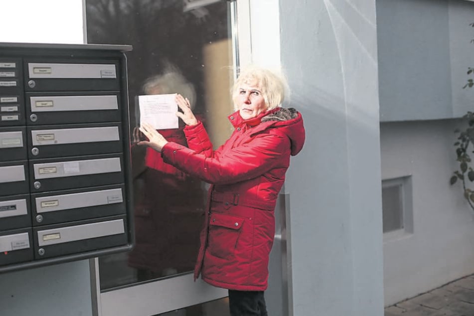 Kopfgeld-Aushang: 1000 Euro Belohnung verspricht die Seniorin für Hinweise, die zur Ergreifung des Täters führen.