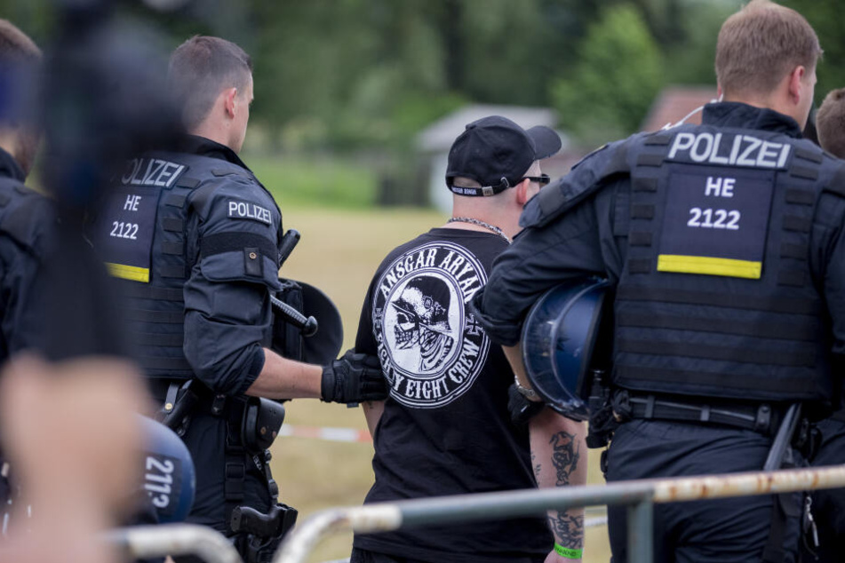 Hunderte, oder sogar tausende Neonazis werden am Wochenende in Themar erwartet. (Symbolbild)