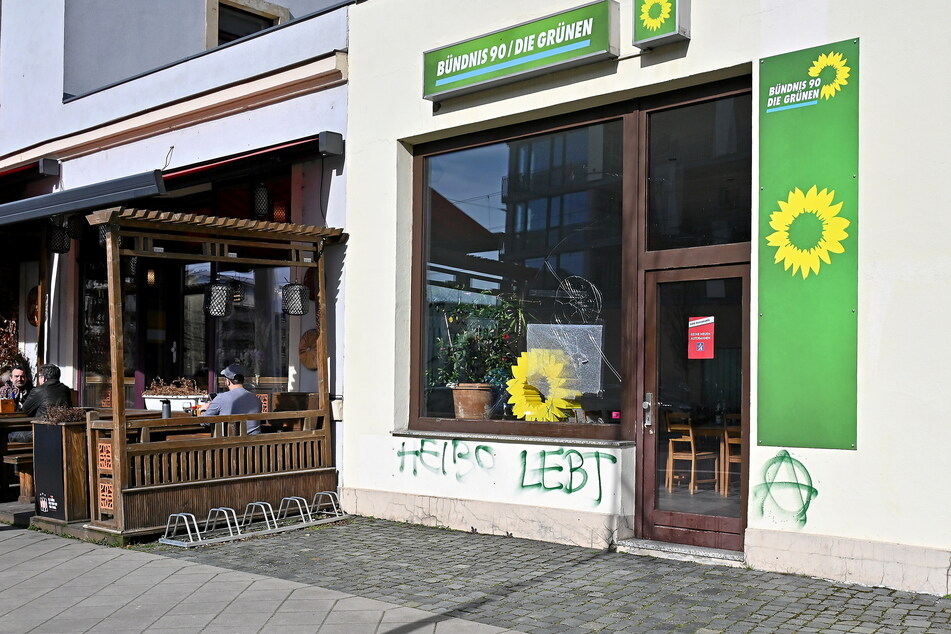 Das Grünen-Büro in der Schandauer Straße wurde attackiert.