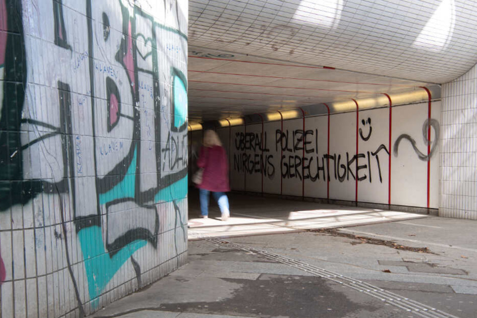 Graffiti in einer Unterführung in Tübingen.