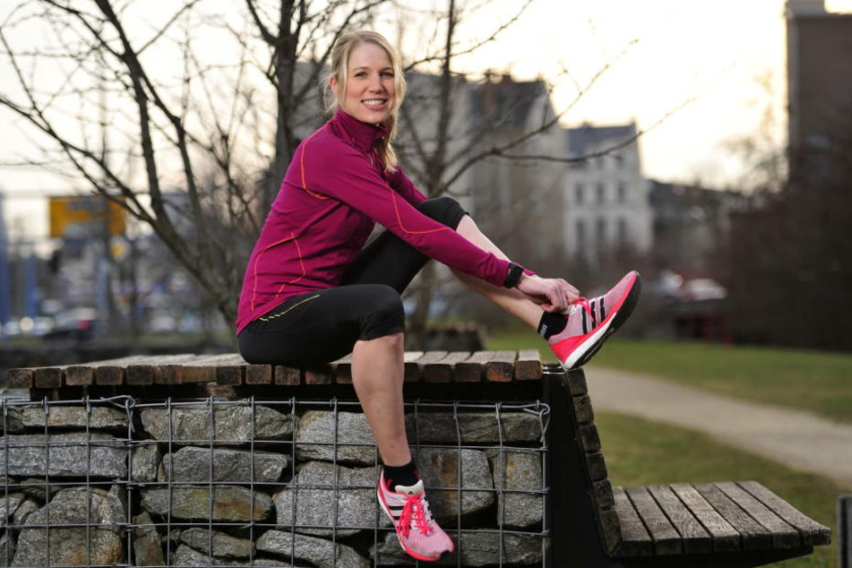 Theresa Rietzschel ist Vize-Meisterin im Cross-Triathlon und weiß, wie man richtig frühlingsfit wird.