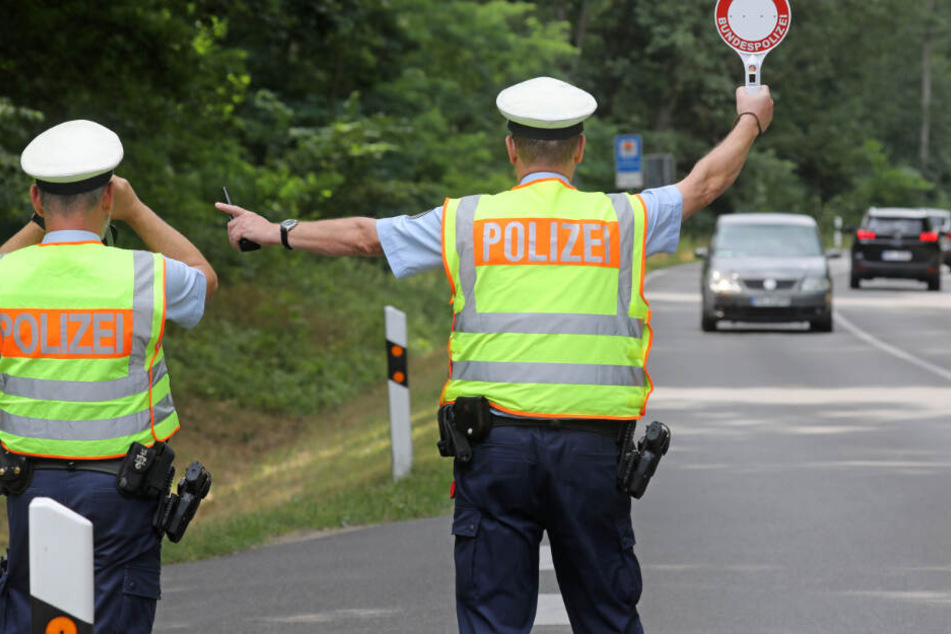 Die Polizei fand bei einer Kontrolle die Drogen bei dem Mann. (Symbolbild)