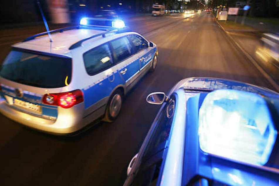 Nach einer Verfolgungsjagd südlich von Leipzig sucht die Polizei nach Zeugen. (Symbolbild)