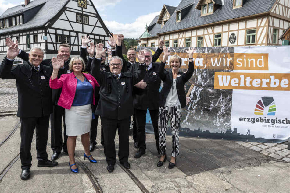 Jubel in Olbernhau: Politiker, Bergleute und Touristiker feierten am Sonntag den Titel.