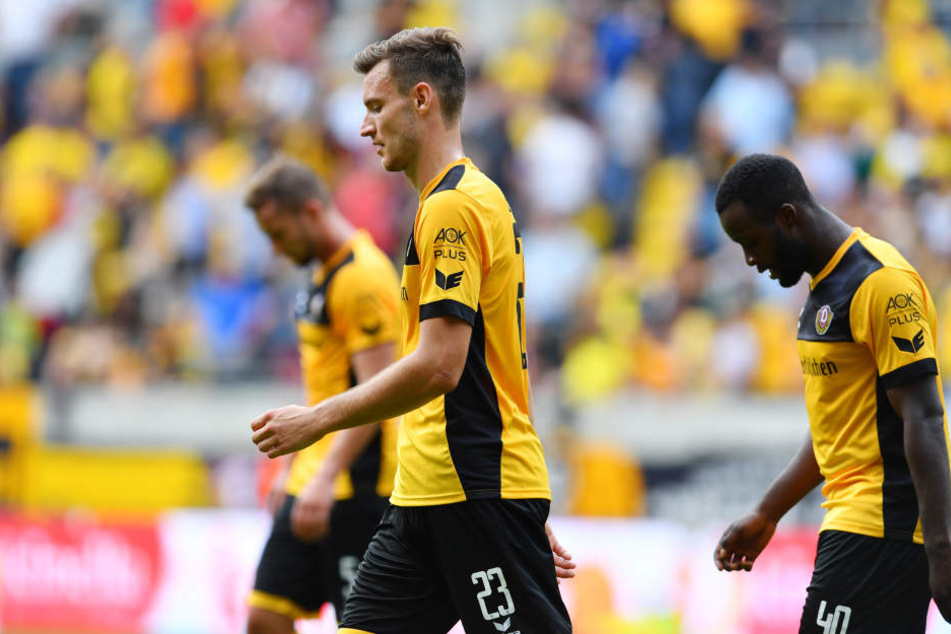 Hängende Köpfe bei Dynamo: Florian Ballas (vorn) und Erich Berko (re.) waren mit dem Ergebnis und der Partie sicher alles andere als zufrieden.