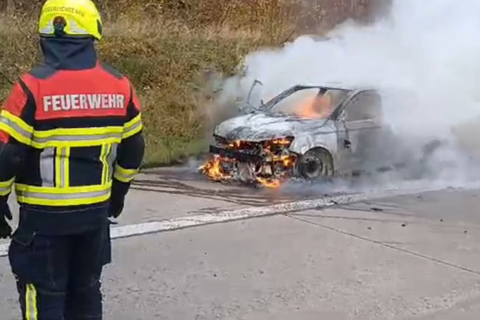 Auf der A4 brannte am Mittwoch ein Skoda aus.