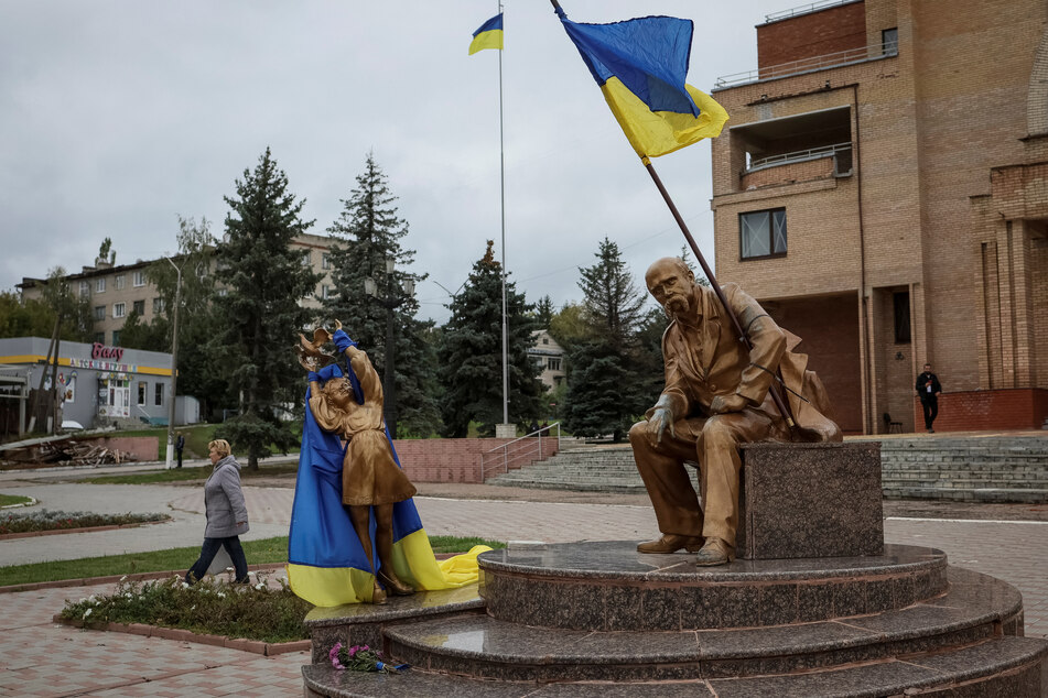 Ukrainian flags in the recently liberated town of Balakliya.