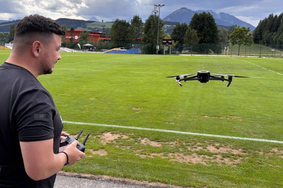 Drohnenpilot Adrian Leyser sammelt während der Einheiten massiv Videomaterial.