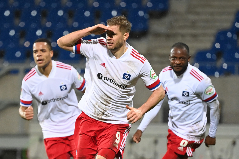 Der HSV hat, wie hier Goalgetter Simon Terodde, sein Ziel fest im Blick.