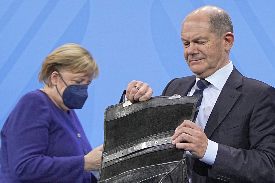 Am Dienstag beraten Angela Merkel (67, CDU) und Olaf Scholz (63, SPD) mit den MPs die Corona-Lage per Telefonschalte.
