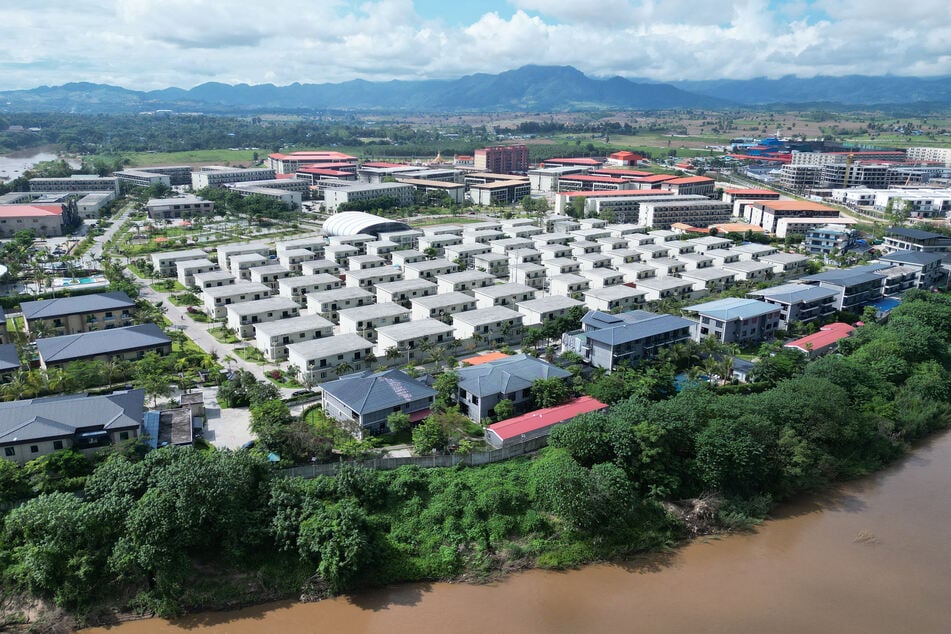 Dieses Bild zeigt die berüchtigte Scam-Fabrik "KK Park" an der Grenze zu China.