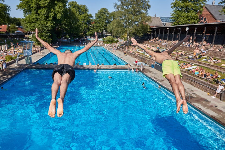 Zum Sommerwetter um Pfingsten öffnen sechs Hamburger Freibäder. Darunter das auch das Kaifubad in Eimsbüttel.