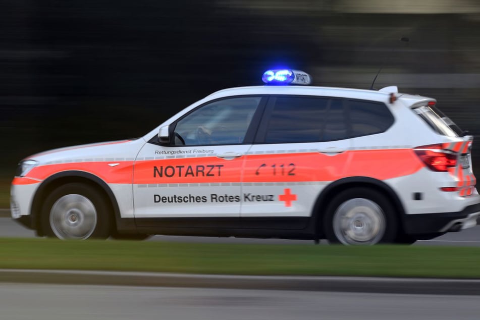 Die Rettungskräfte konnten nichts mehr für den Fußgänger tun. (Symbolfoto)