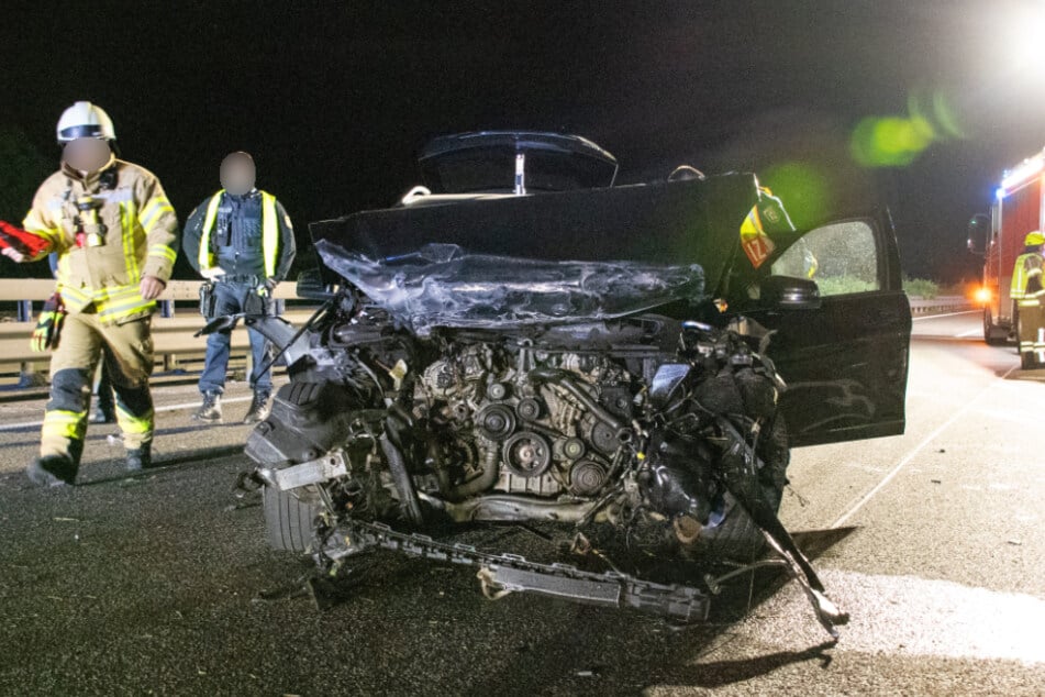 Beim Anblick dieser Bilder grenzt es an ein Wunder, dass die Unfallbeteiligten nur leichte Verletzungen davontrugen.