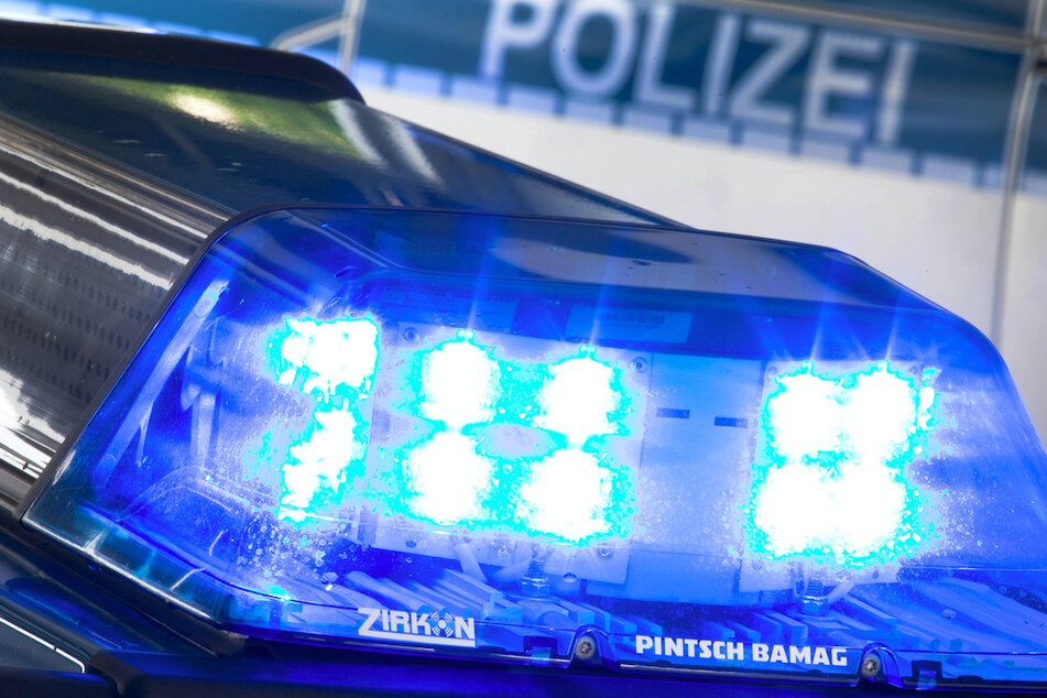 Laut Polizei war der Fahrer des Transporters betrunken. (Symbolbild)