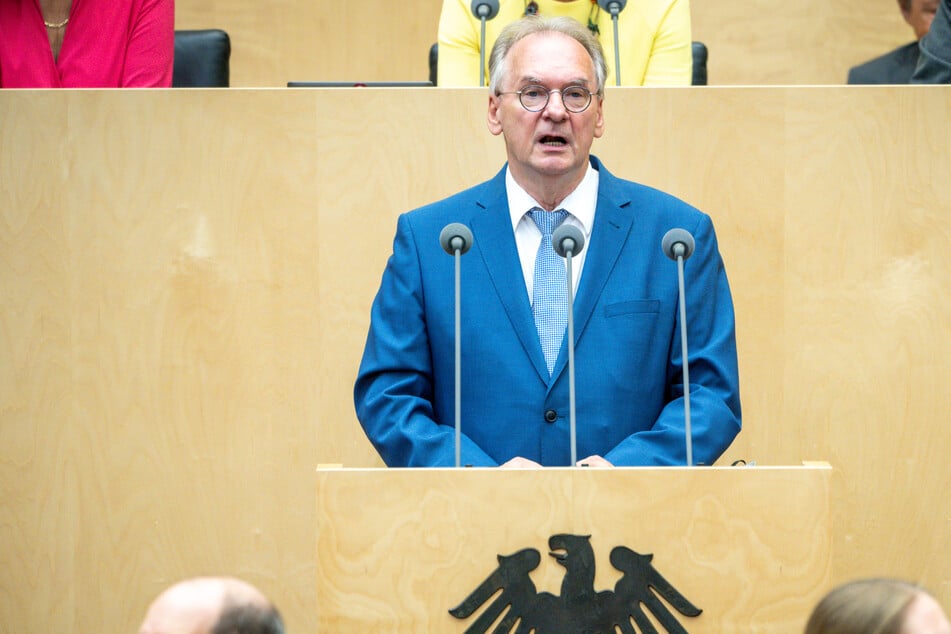 Sachsen-Anhalts Ministerpräsident Reiner Haseloff (68, CDU) rechnet mit drastischen Mehrausgaben im Landeshaushalt.