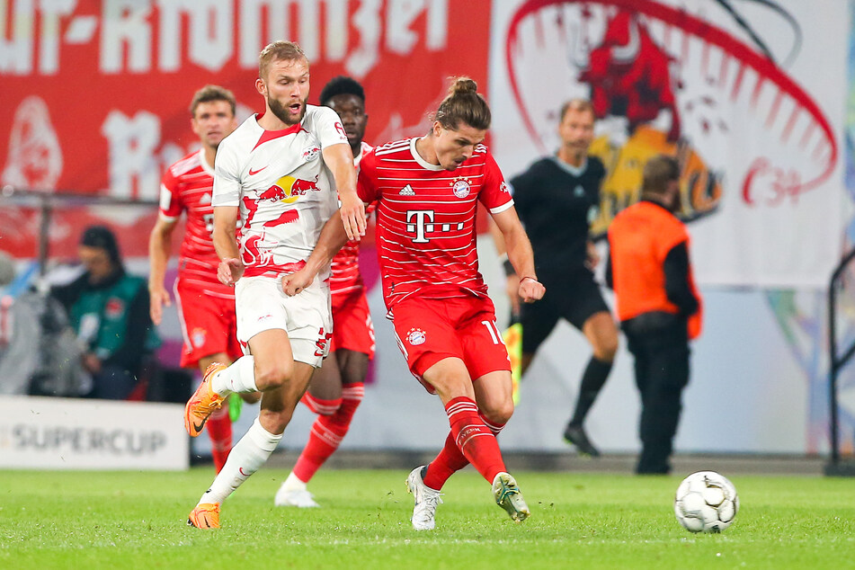Für Marcel Sabitzer (28, r.) könnte die Luft beim FC Bayern München dünn werden, wenn sein alter Weggefährte von RB Leipzig, Konrad Laimer (25), zum Rekordmeister wechselt.
