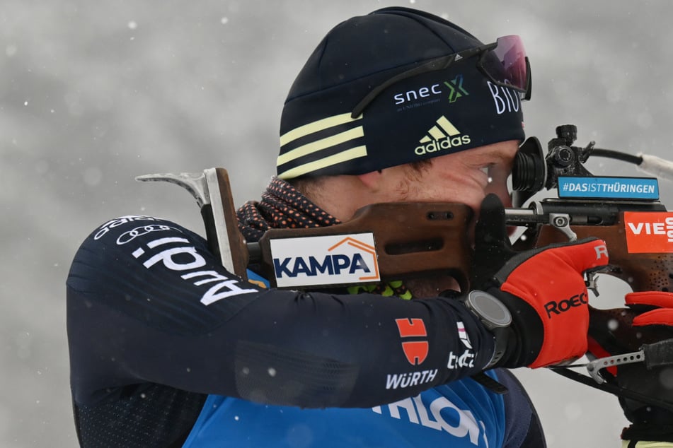 Die Verfolgung im Visier: Biathlet Lucas Fratzscher (27) hat sich bei seinem vierten Weltcup-Auftritt in Oberhof endlich für die Verfolgung qualifiziert.