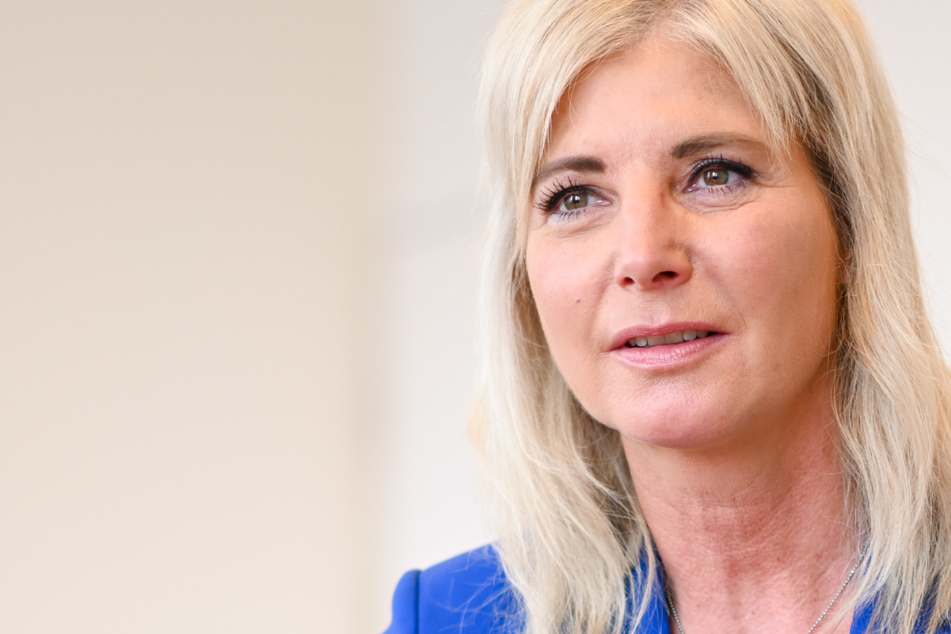 Familienministerin Ulrike Scharf (54, CSU) fordert, dass Kindergruppen nicht getrennt werden.