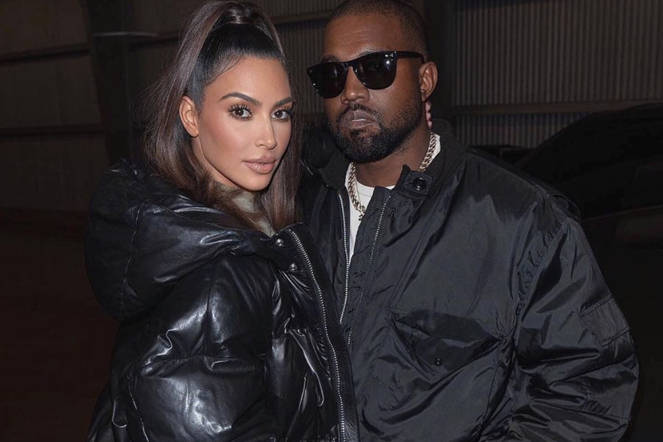 Kim Kardashian (l) and Kanye "Ye" West have both moved on following their split and subsequent divorce filling in early 2021.