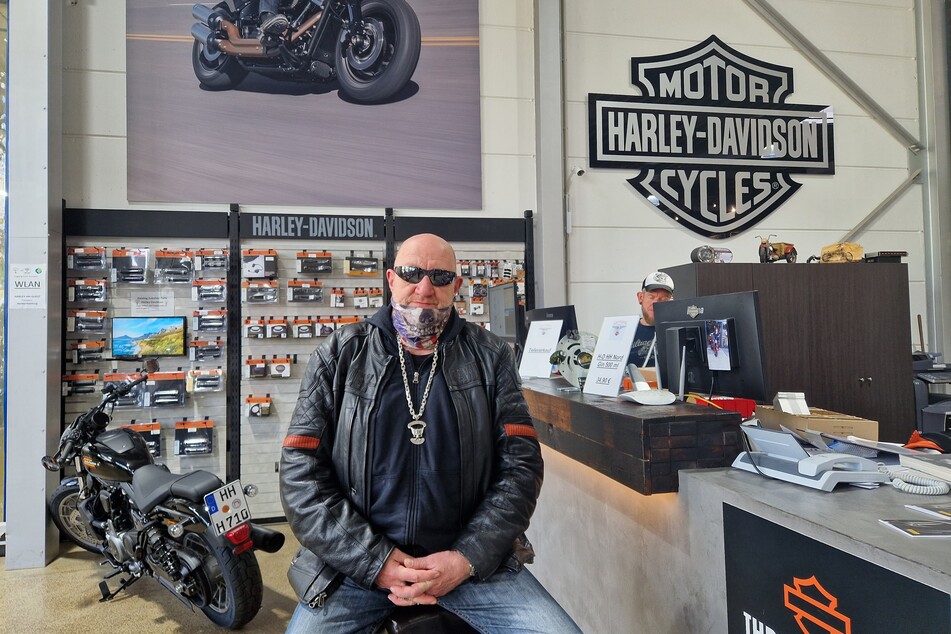 Für Eddy Kante (63), Ex-Bodyguard von Udo Lindenberg und leidenschaftlicher Harley-Fahrer, bedeutet Moped fahren Freiheit.