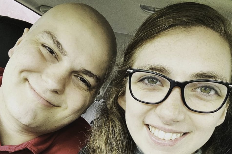 Jacqueline Durand (22, r.) kann sich auf die Unterstützung ihres Partners Nathan verlassen. Sie hat ihm bei der Genesung nach einer Krebserkrankung geholfen. Er kann ihr nun viel Anteilnahme zurückgeben.