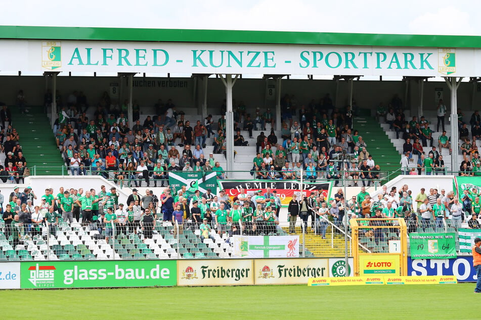 Viele Fans der BSG Chemie Leipzig zeigten sich in der letzten Saison verwundert über die Drohnenflüge über dem Stadion.
