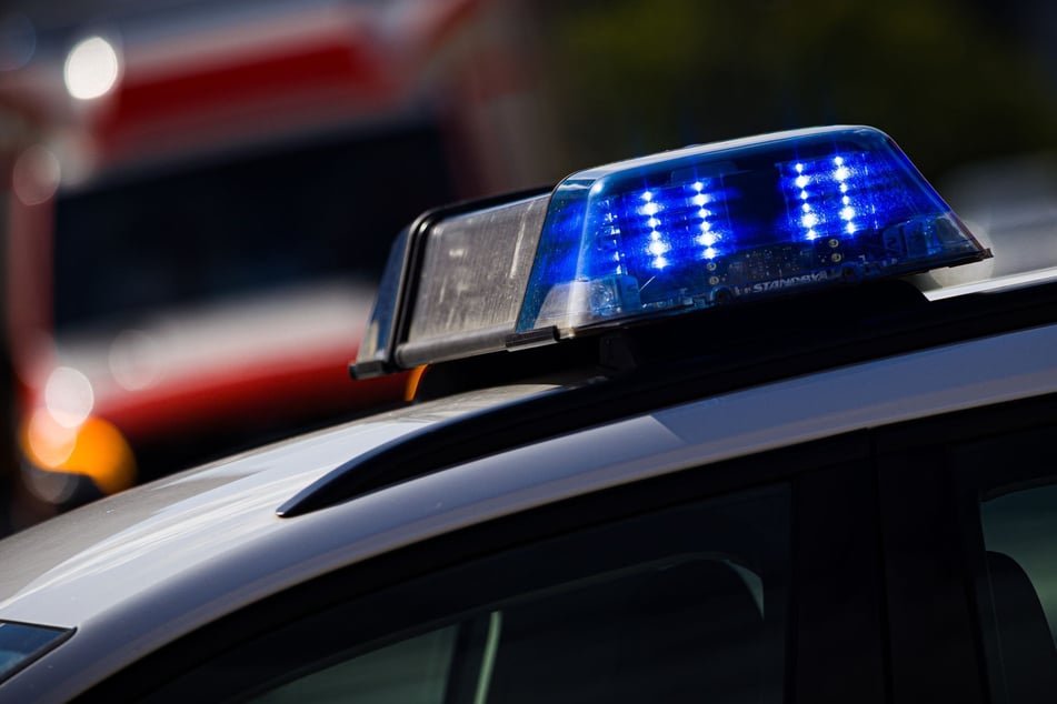 Dresden: Fahrerflucht in Dresden-Seevorstadt: Polizei sucht Zeugen