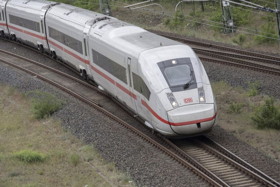 Der Mann saß ohne Ticket im ICE und musste daraufhin den Zug am Hauptbahnhof Erfurt verlassen. (Symbolfoto)