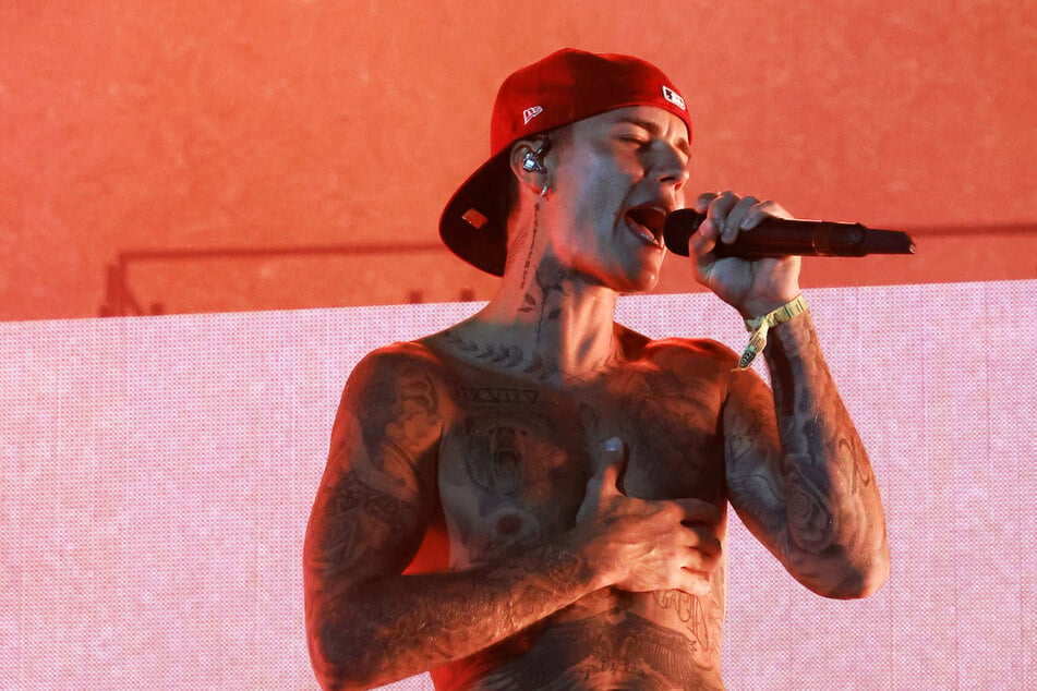 Justin Bieber announces Justice tour's bitter fate and fans are sour