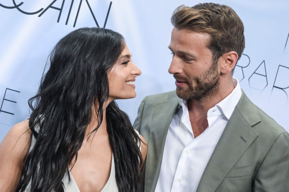 Amira Aly (33) und Partner Christian Düren (35) dürfen sich schon bald über den ersten gemeinsamen Nachwuchs freuen.