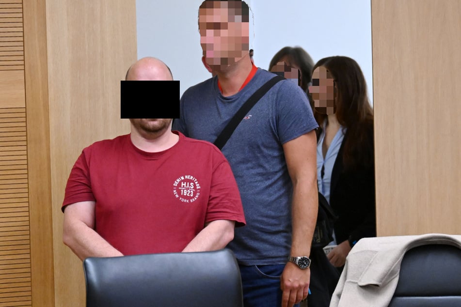 Pierre K. (41, l.) soll untergebracht werden.