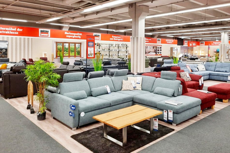 Wer echte Möbel-Schnäppchen machen will, kann bei ROLLER in Reutlingen gerade 50 Prozent¹ sparen.