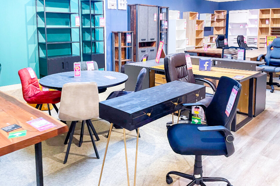 Möbel Boss in Sonneberg senkt massiv die Preise auf viele Möbel für Euer Homeoffice.