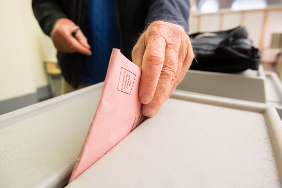 Der Druck der Stimmzettel hat 60 Stunden gedauert – hierfür wurden 27.000 Kilogramm Papier verbraucht. (Symbolbild)