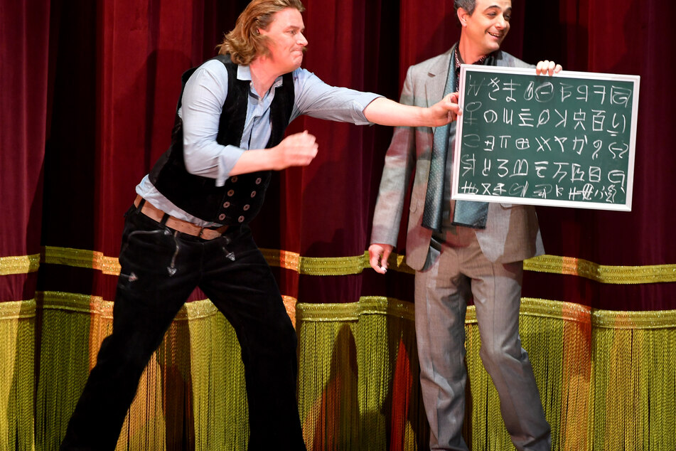 Klaus Florian Vogt (l) als Walther von Stolzing und Adrian Eröd als Beckmesser, aufgenommen bei der Fotoprobe zur Oper "Die Meistersinger von Nürnberg".