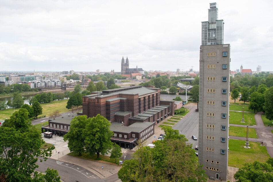 Eine neue Promenade sowie eine Verbindungsstraße zwischen dem Kleinem Stadtmarsch und Stadtparkstraße werden ebenfalls angelegt.