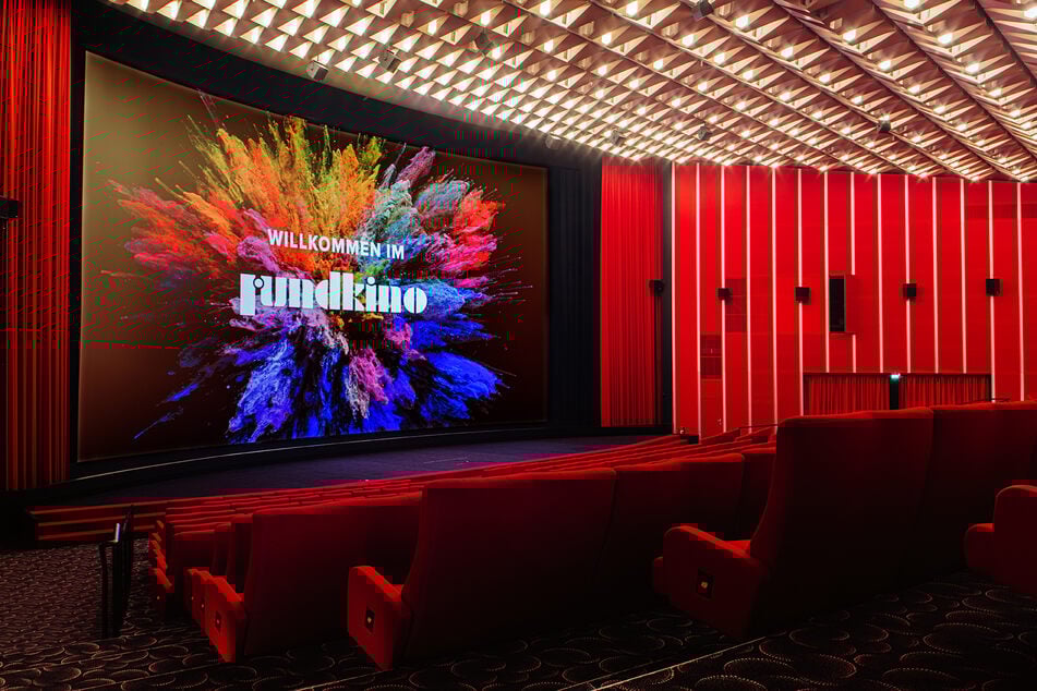 Im Saal 1 des Dresdner Rundkinos findet die Veranstaltung statt.