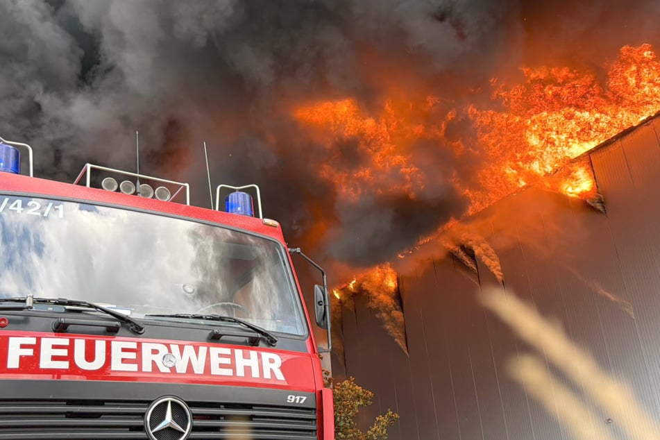 Die Löscharbeiten sind schwierig.