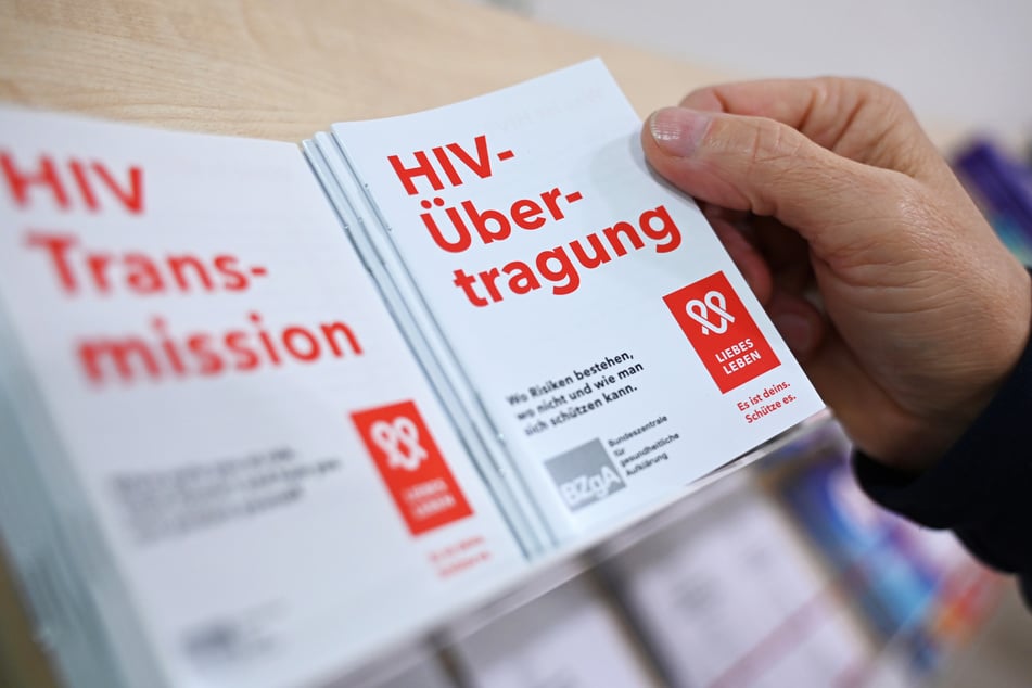 Ende 2023 lag die Schätzung der HIV-Erkrankten in Deutschland bei rund 77.000 Menschen.
