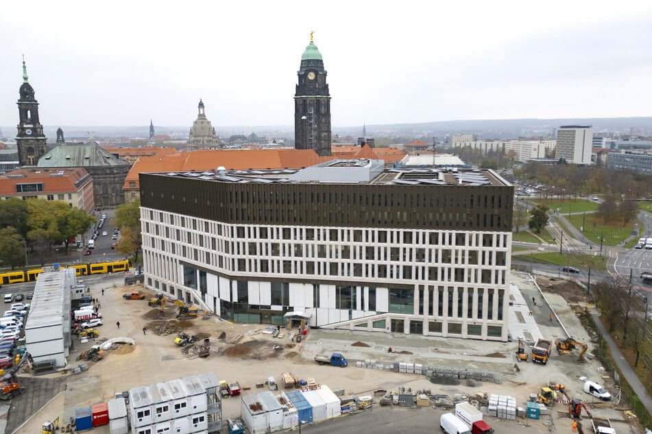 Im Oktober wurde hier mit der Einrichtung der Arbeitsplätze begonnen.