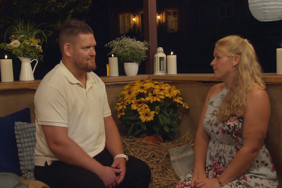 Ein klärendes Gespräch sorgt bei der Pferdeliebhaberin und Christoph für ein Happy End.