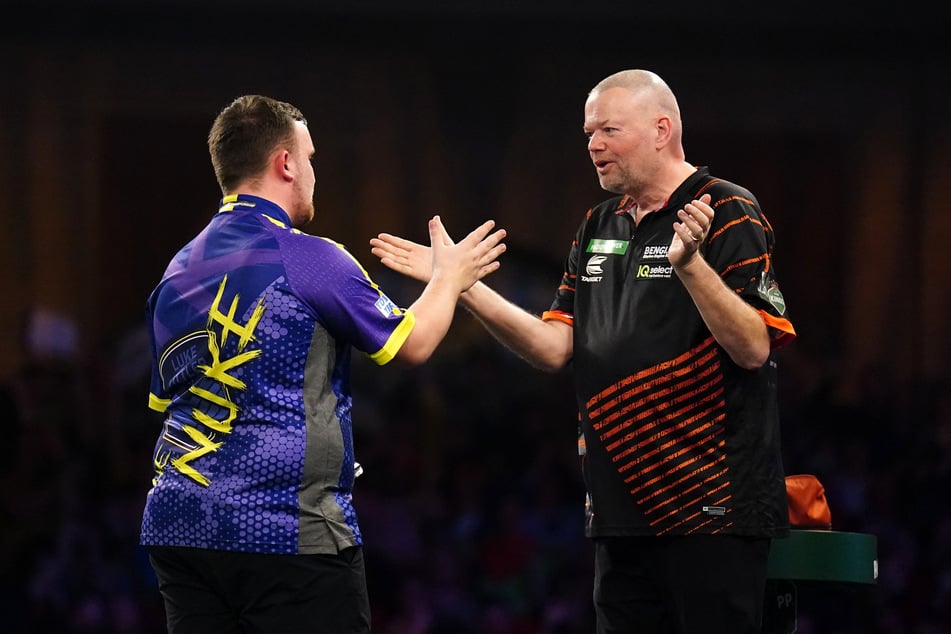 Kann Raymond van Barneveld ohne Ozempic wieder zur neuen Generation um Luke Littler (19, l.) aufschließen?