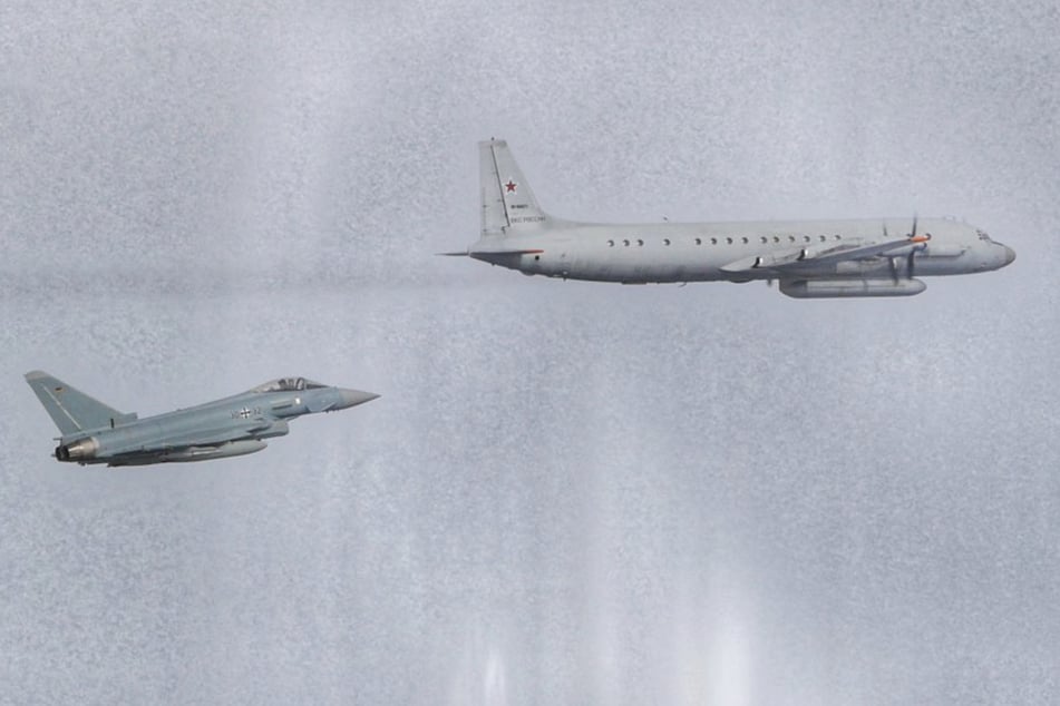 Alarmstart! Eurofighter fangen Russen-Aufklärer ab