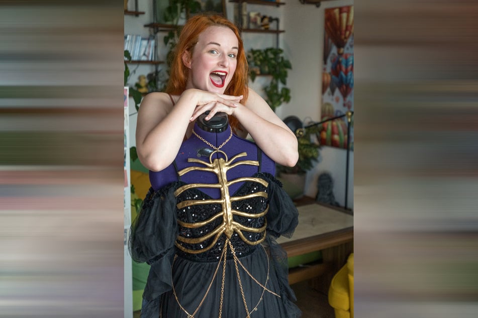 Schrei, wenn du kannst! In diesem Kostüm wird Anna Kühl (26) beim Sommernachtsball durch die Operette flanieren.